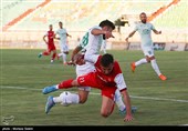 لیگ برتر فوتبال| شکست یک نیمهای تراکتور مقابل ذوبآهن