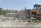 ساخت و ساز غیرمجاز در حاشیه شیراز 3 روزه تخریب شود