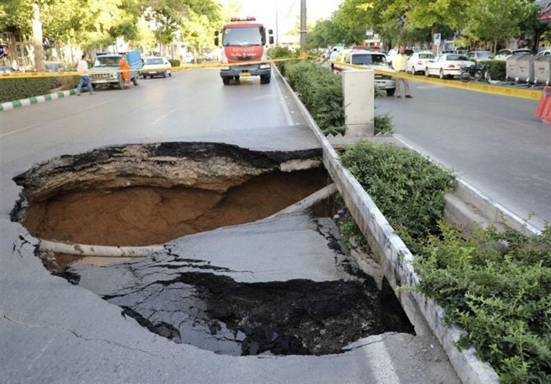 اصفهان نماد فرونشست زمین در ایران/ در سکوت شبانه صدای تَرَک خوردن را می‌شنویم