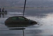 ماجرایی عجیب در بروجن/ کشف خودروی غرق‌شده به همراه سرنشین از تالاب چغاخور+ فیلم