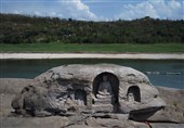 پیدایش 3 مجسمه بودا در اثر خشکسالی در رودخانه &quot;یانگ تسه&quot;