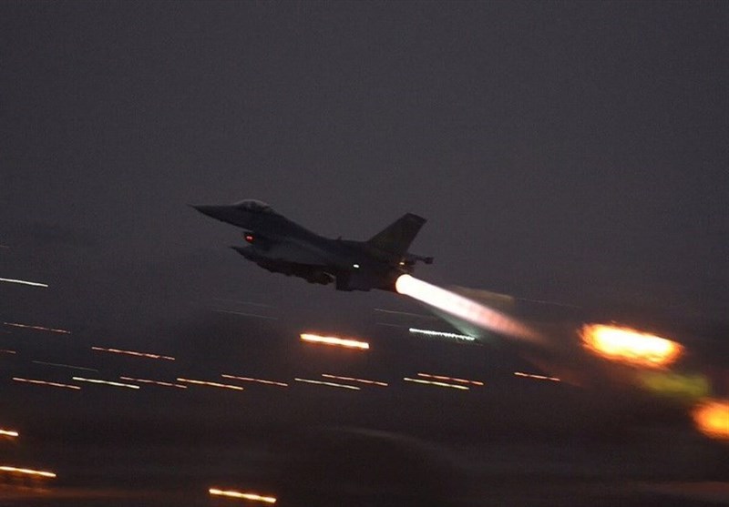 US Warplanes Conduct Airstrikes against Syrian Targets in Deir Ez-Zur