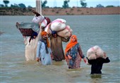 Floods Hit 33 Million People in Pakistan, Kill Nearly 1,000