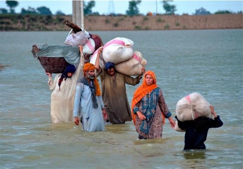 Floods Hit 33 Million People in Pakistan, Kill Nearly 1,000