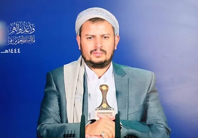 رهبر انصارالله: رژه‌های نظامی نیروهای مسلح یمن پیام‌ به متجاوزان است/ دشمن در مخمصه گرفتار شده است