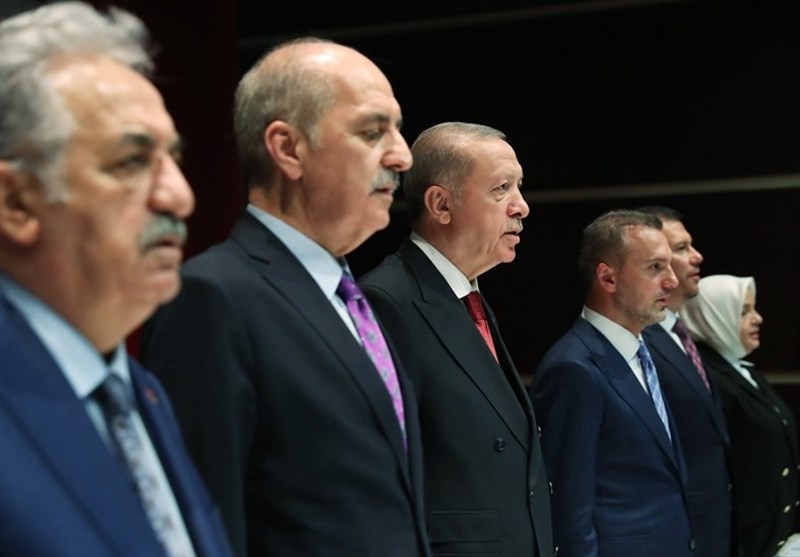 در حزب حاکم ترکیه چه خبر است/ عدالت و توسعه جایگاه اجتماعی خود را از دست می‌دهد؟