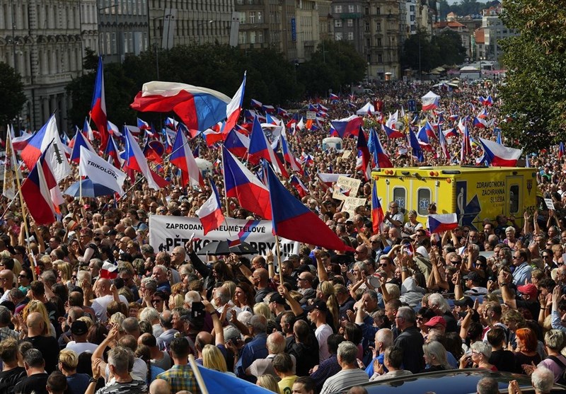 Thousands Protest in Prague over Energy Crisis