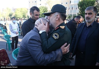 حضور سردار حسین رحیمی فرمانده انتظامی تهران بزرگ در مراسم تشییع پیکر شهید امیر کیوان‌لو