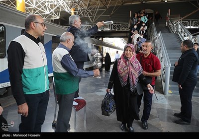 اعزام زائران اربعین حسینی از ایستگاه راه آهن تهران