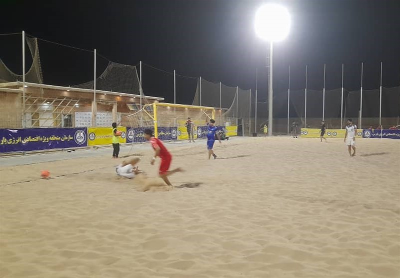 لیگ برتر فوتبال ساحلی| پیروزی پر گل تیم پارس جنوبی بوشهر مقابل تیم آزاد چابهار + تصویر