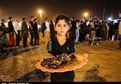 زائرانی که خادم شدند؛‌ موکب‌داری مشترک اتباع کویتی، عراقی و ایرانی+تصاویر