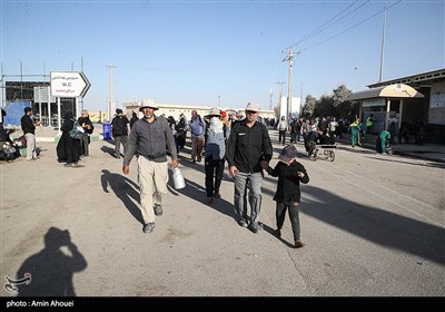 تصاویر هوایی شب از شور و اشتیاق زائران در پایانه مرزی مهران