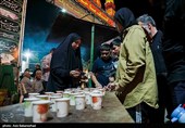 توزیع روزانه 6000 پرس غذا در بین زوار اربعینی در روستای زاغه+ تصاویر