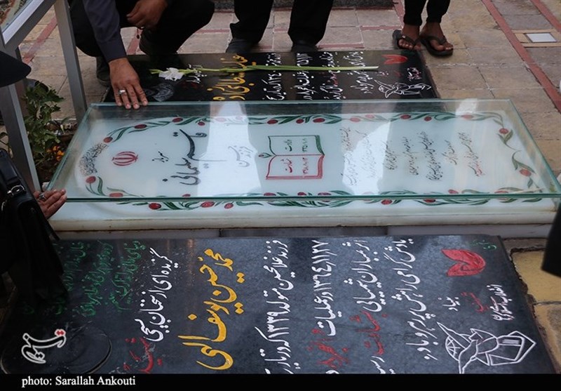آیین تجلیل از رزمندگان و پیشکسوتان دفاع مقدس کرمان در جوار مرقد شهید سلیمانی+ تصاویر