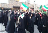 حضور مردم همدان در خیابانها برای اعتراض به آشوبگریهای اخیر+فیلم و تصاویر