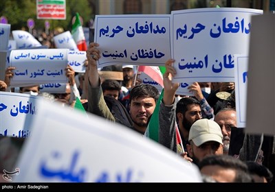 راهپیمائی مردم شیراز در محکومیت اغتشاشات اخیر