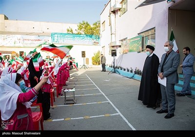 Iranian President Rings in New School Year