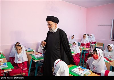 Iranian President Rings in New School Year