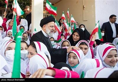 Iranian President Rings in New School Year