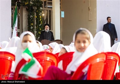 Iranian President Rings in New School Year