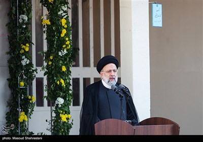 Iranian President Rings in New School Year