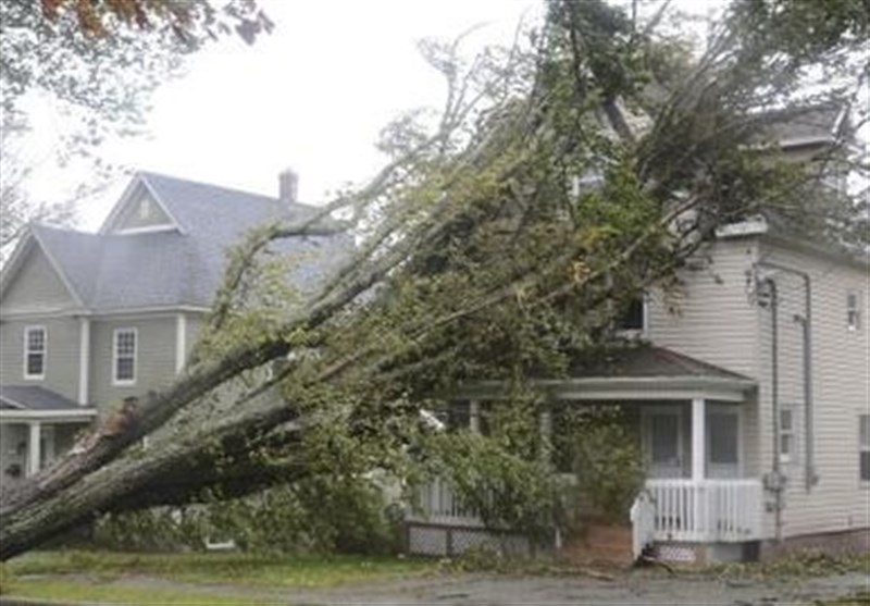 Hundreds of Thousands still in Dark from Ice Storm in Canada