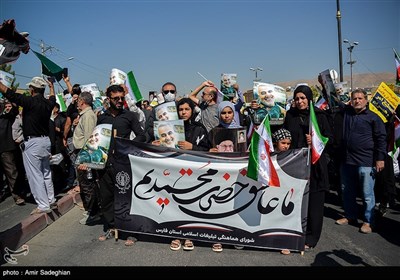 تجمع مردم شیراز در محکومیت اغتشاشات اخیر