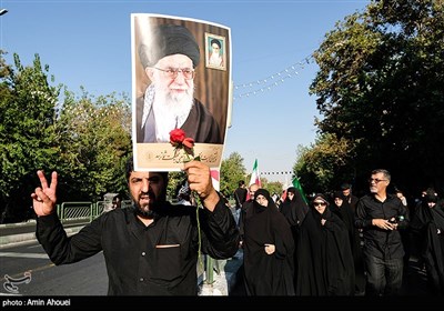 اجتماع بزرگ امت رسول‌الله (ص) در تهران با حضور پرشور مردم در میدان انقلاب