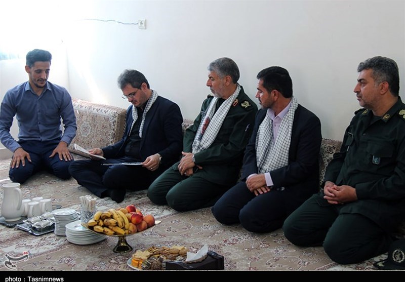 فرهنگ سرکشی از خانواده شهدا در بین مسئولان استان کردستان نهادینه شود + تصویر