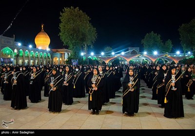 آیین لاله گردانی شام شهادت امام رضا (ع) در حرم مطهر حضرت شاهچراغ (ع)