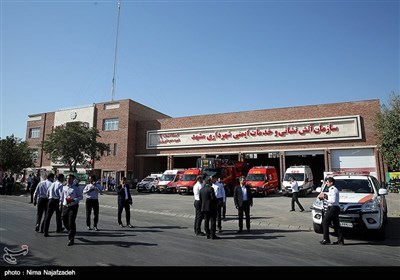 مراسم رژه ناوگان خودرویی آتشنشانی مشهد- عکس استانها تسنیم