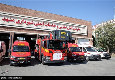 مراسم رژه ناوگان خودرویی آتشنشانی مشهد- عکس استانها تسنیم