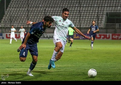 دیدار تیم های فوتبال ذوب‌آهن اصفهان و پیکان تهران