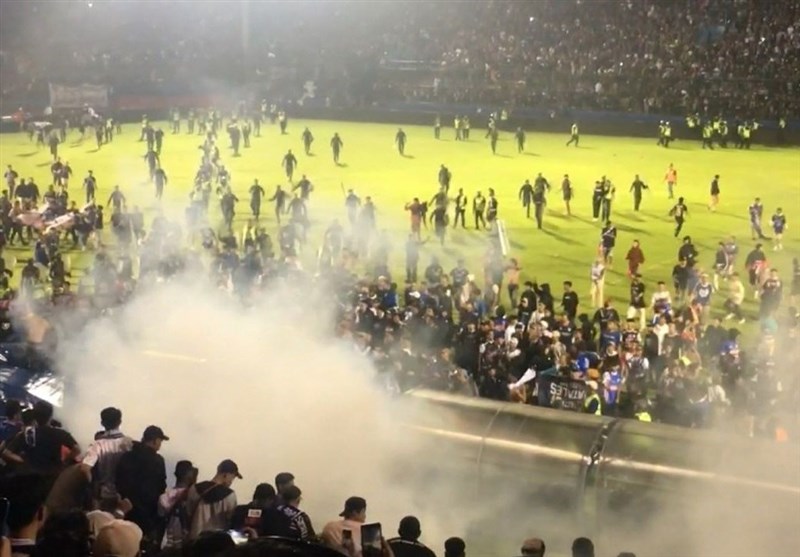 129 People Dead following Indonesia Football Riot (+Video)