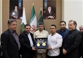 اهدای مدال‌های قهرمان پرورش اندام جهان به موزه آستان قدس رضوی