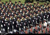حضور رهبر معظم انقلاب در مراسم دانش‌آموختگی دانشگاه‌های افسری نیروهای مسلح
