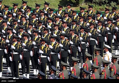 حضور رهبر معظم انقلاب در مراسم دانش‌آموختگی دانشگاه‌های افسری نیروهای مسلح