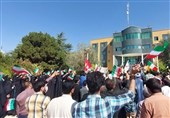 تجمع دانشجویان دانشگاه رازی کرمانشاه در اعتراض به اغتشاشات اخیر+تصاویر