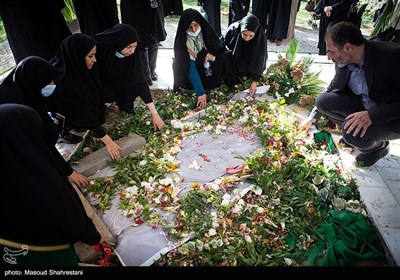 مراسم تشییع پیکر شهید گمنام در سازمان ثبت احوال