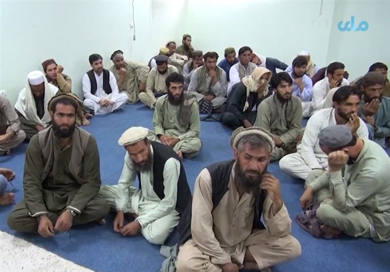 تسلیم شدن 59 تروریست داعش به طالبان در شرق افغانستان