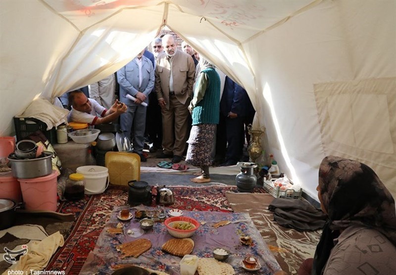 بازدید میدانی وزیر کشور از روند امدادرسانی به زلزله‌زدگان خوی + تصاویر