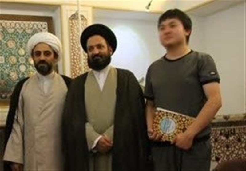 دانشجوی چینی در مدرسه علمیه ناصریه اصفهان به دین مبین اسلام مشرف شد