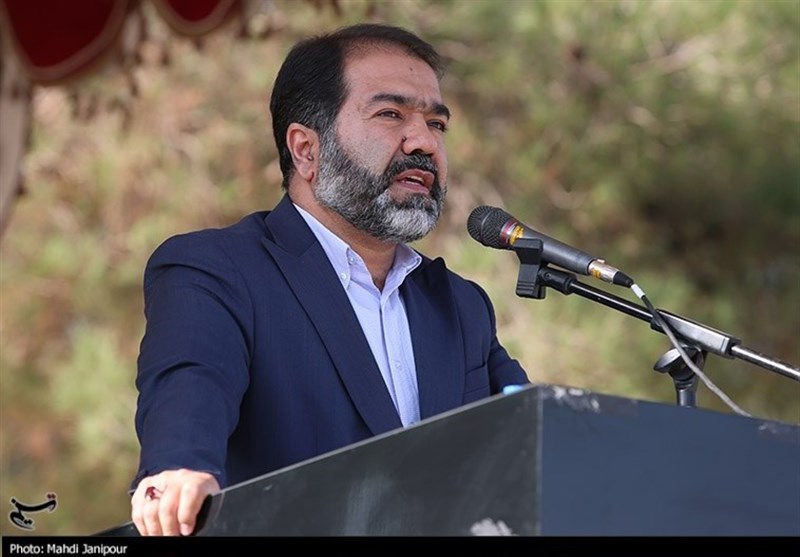 استاندار اصفهان: بسیجی ‌با ‌نگاهی متعهدانه برای اقتدار نظام ‌و رفع گرفتاری مردم تلاش می‌کند