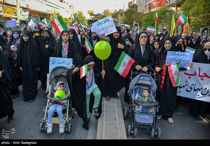 راهپیمایی مردم فارس در محکومیت حمله تروریستی به حرم شاهچراغ(ع)
