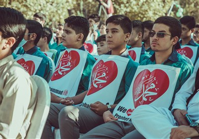  جشن هزاران نفری میلاد‌النبی(ص) در کابل؛ دانش‌آموزان فریاد «افغانستان متحد» سر دادند + تصاویر 