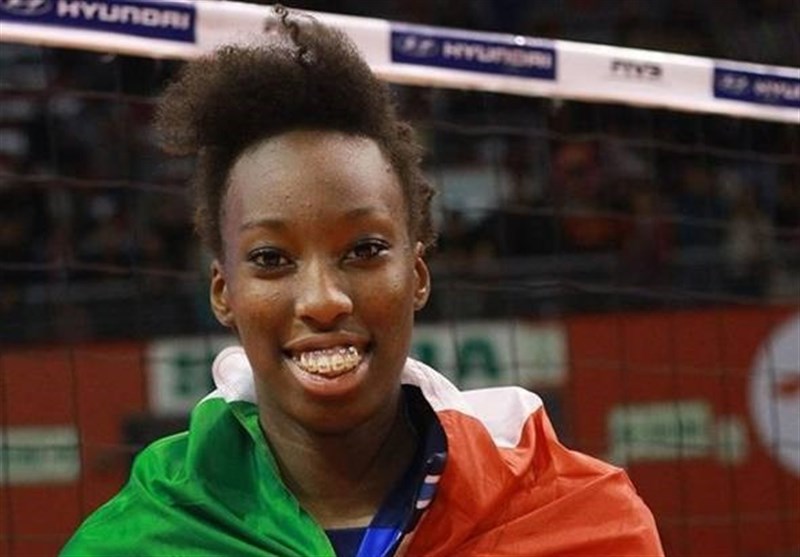 حمایت نخست‌وزیر ایتالیا از والیبالیستی که به خاطر نژادپرستی اشک ریخت