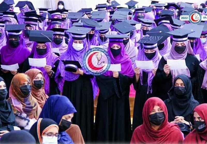دانش آموختگی 300 دانشجوی دختر از رشته‌های پزشکی در جنوب افغانستان