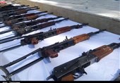 انهدام 4 باند قاچاق سلاح در سیستان و بلوچستان/ 100 قبضه کلت و کلاش کشف شد