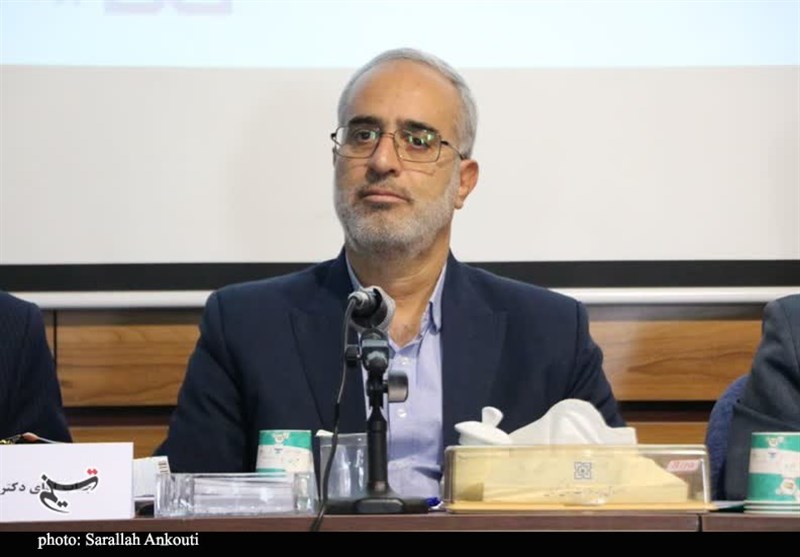 استاندار کرمان: مشکلات اینترنت و عدم ارتباطات در مراکز درمانی برطرف شود