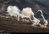 آتش سنگین توپخانه در منطقه رزمایش سپاه/ انهدام اهداف با گلوله‌های هوشمند + تصاویر